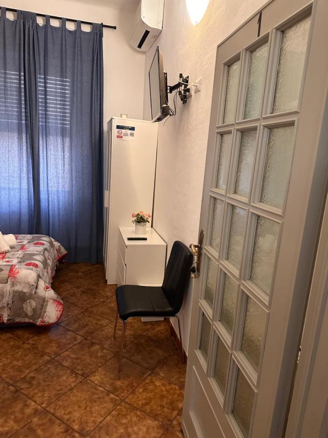 Crown Guest House Pisa Exteriör bild