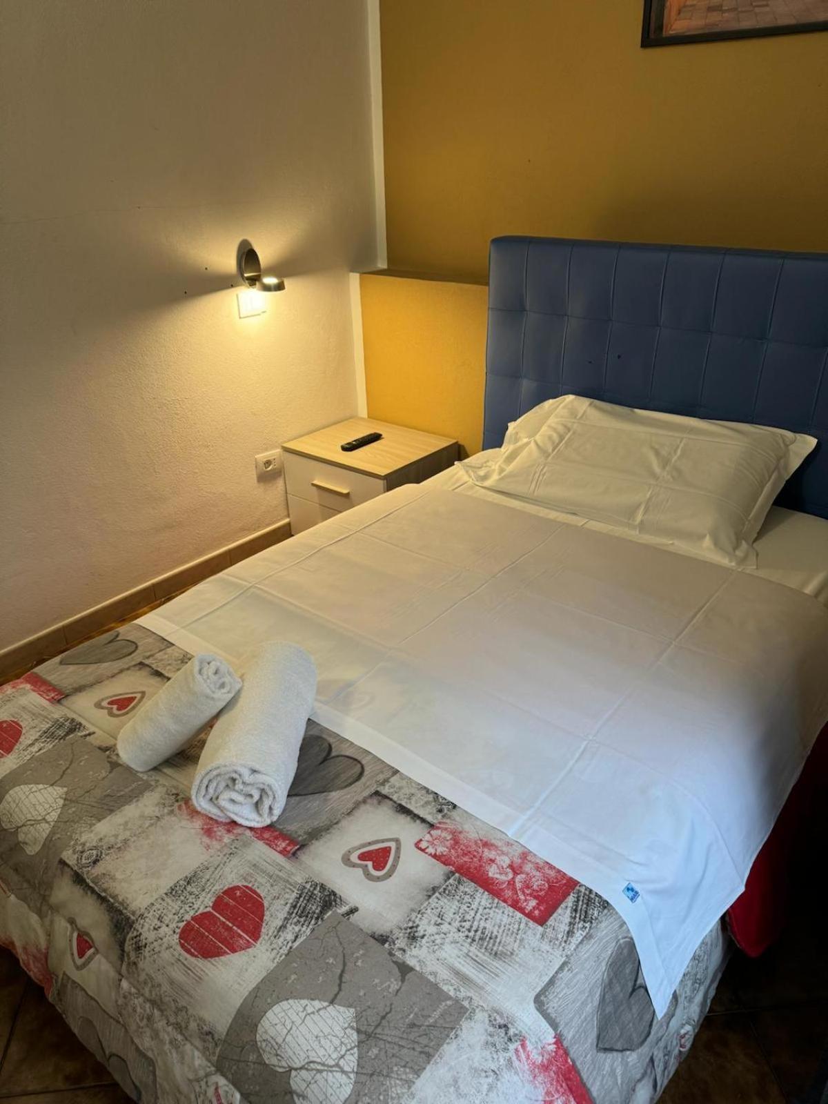 Crown Guest House Pisa Exteriör bild