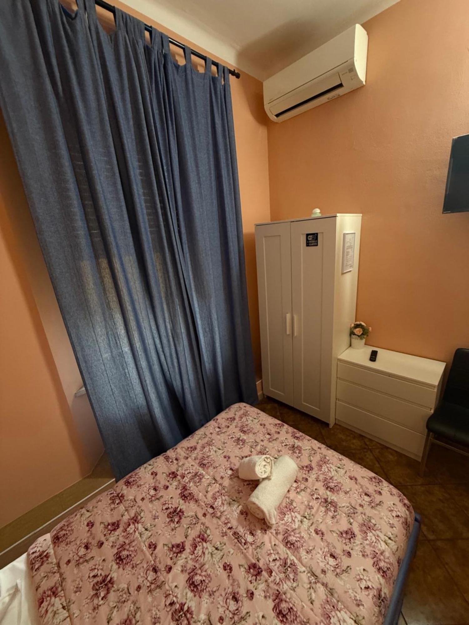 Crown Guest House Pisa Exteriör bild